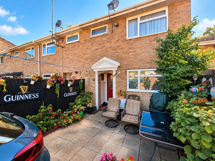 3 Bedroom Terraced House For Sale In Lordswood, Southampton, SO16