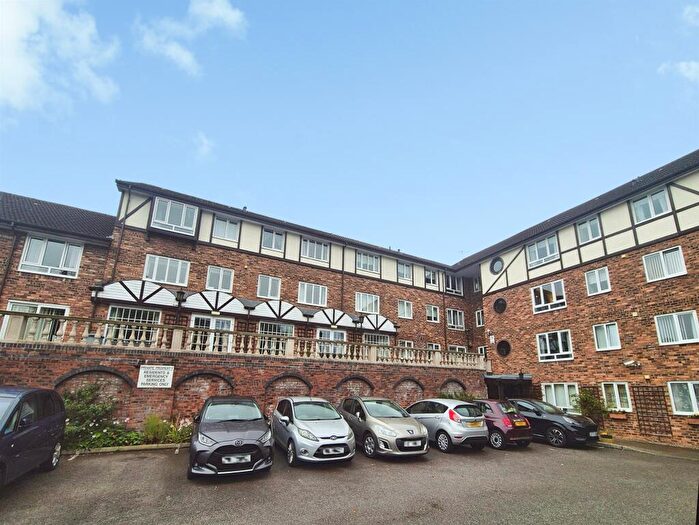 2 Bedroom Flat For Sale In Heath Road, Wirral, CH63
