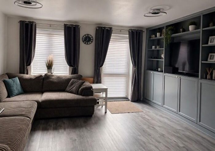 2 Bedroom Property For Sale In Oxfordshire, OX5