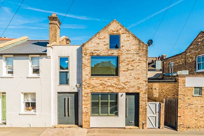2 Bedroom Property For Sale In May Road, Twickenham, TW2