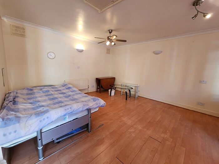 Studio To Rent In Northfield Road, Hounslow, TW5