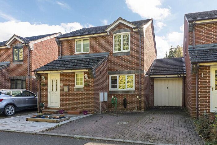 3 Bedroom Detached House For Sale In Mackenzie Avenue, Milton, OX14