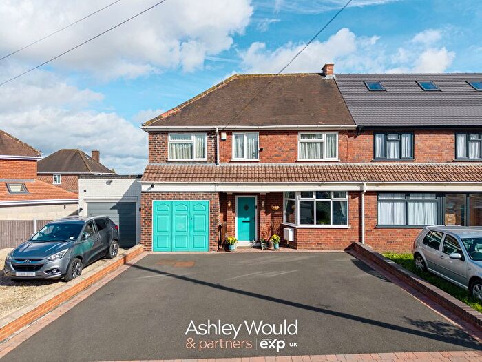 4 Bedroom Semi-Detached House For Sale In Apsley Road, Oldbury, B68