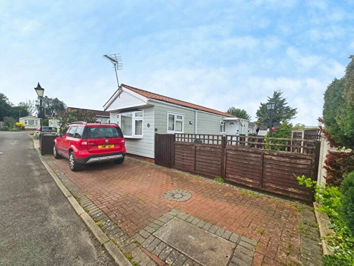 2 Bedroom Mobile Home For Sale In Middleview Drive, Surrey Hills Park, Normandy, Guildford, GU3