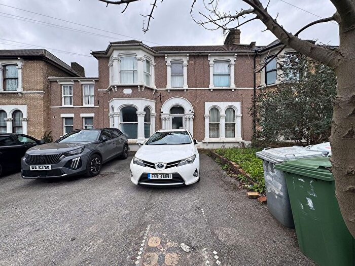 1 Bedroom Flat For Sale In Windsor Road, Forest Gate, London, E7