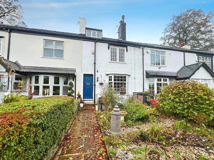 3 Bedroom Cottage For Sale In Moss Lea, Sharples, BL1