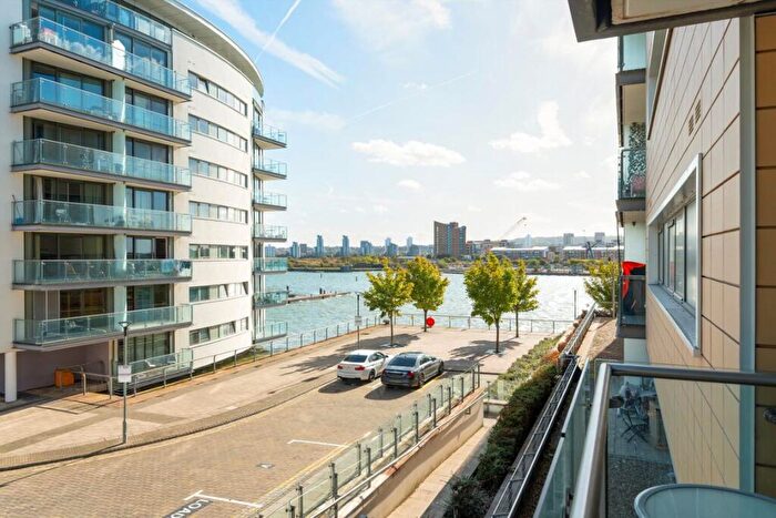 1 Bedroom Flat For Sale In Basin Approach, Gallions Reach, E16