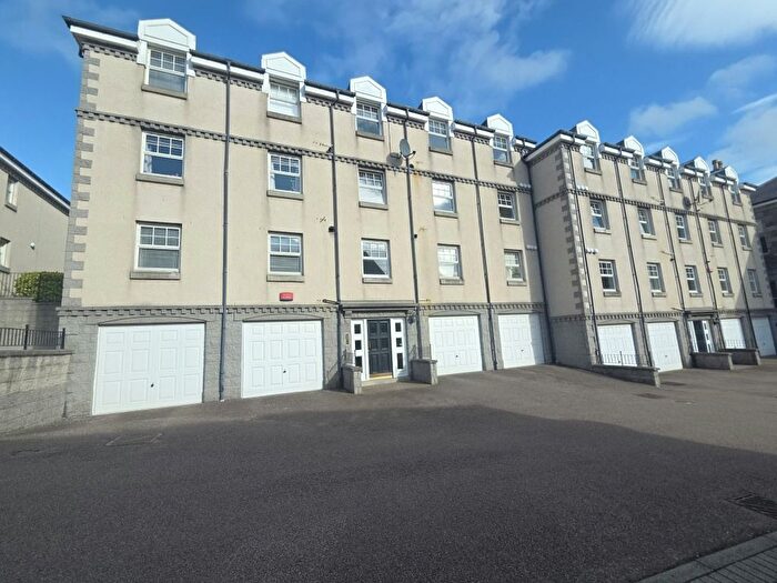 2 Bedroom Flat To Rent In Morningfield Mews, West End, Aberdeen, AB15