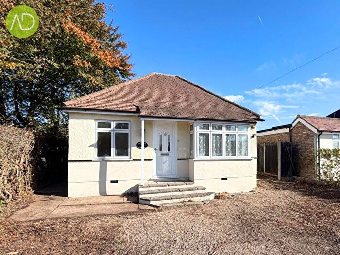 2 Bedroom Detached Bungalow To Rent In Barn Hill, Roydon, Harlow, CM19