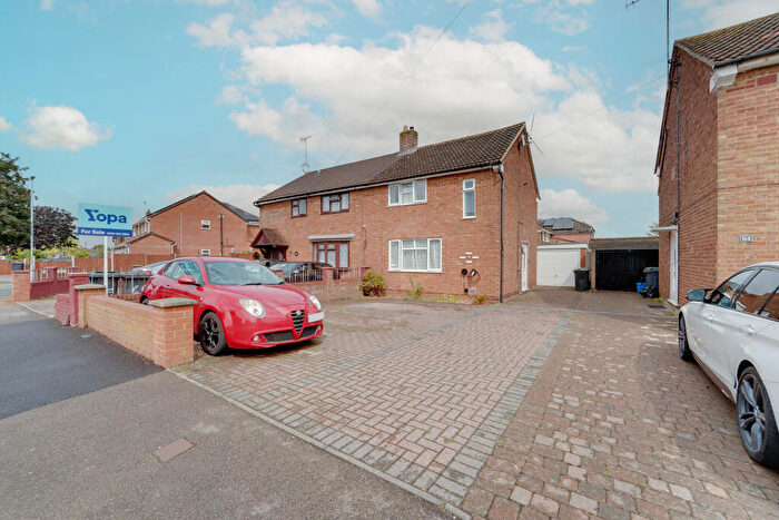 3 Bedroom Semi-Detached House For Sale In Lalleford Road, Luton, LU2