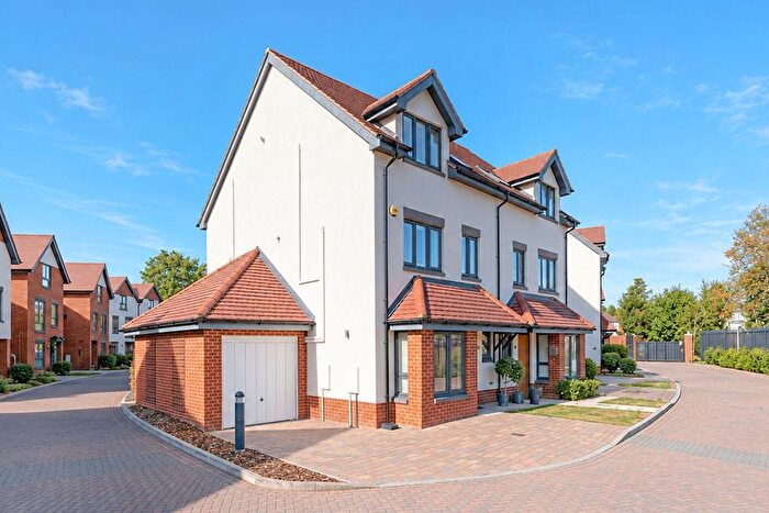 4 Bedroom Semi-Detached House For Sale In Apsley Walk, Iver, SL0