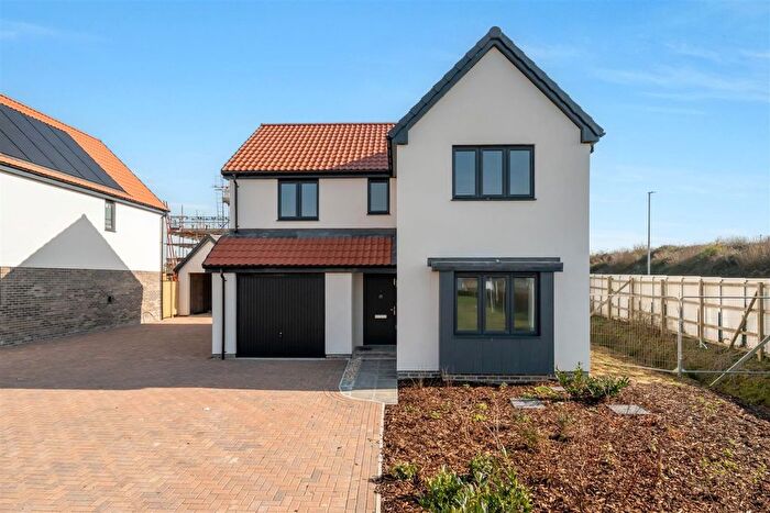 4 Bedroom Detached House For Sale In Weymouth, DT3