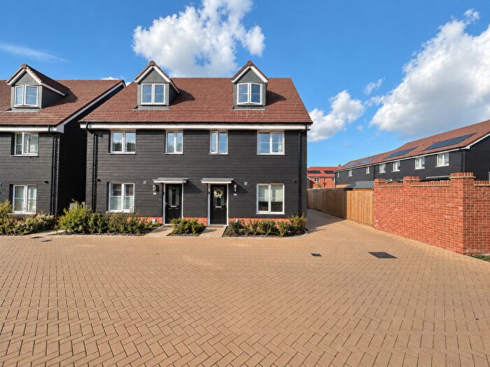 3 Bedroom Property To Rent In Arden Drive, Southampton, SO31