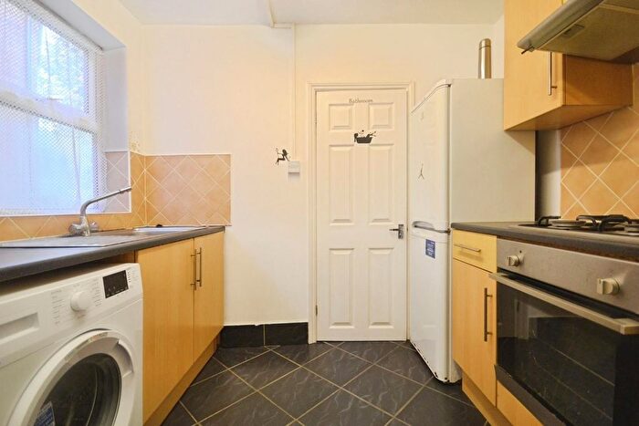 1 Bedroom Flat To Rent In Surrey Road, Reading, Berkshire, RG2