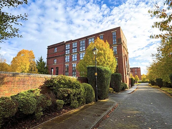 2 Bedroom Flat For Sale In Cottonfields, Bolton, BL7