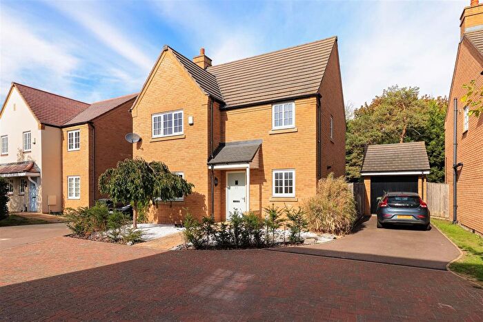4 Bedroom Detached House For Sale In Wheatsheaf Way, Waterbeach, Cambridge, CB25