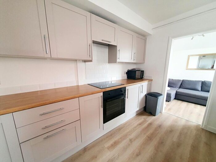 5 Bedroom House To Rent In Pinhoe Road, Exeter, EX4