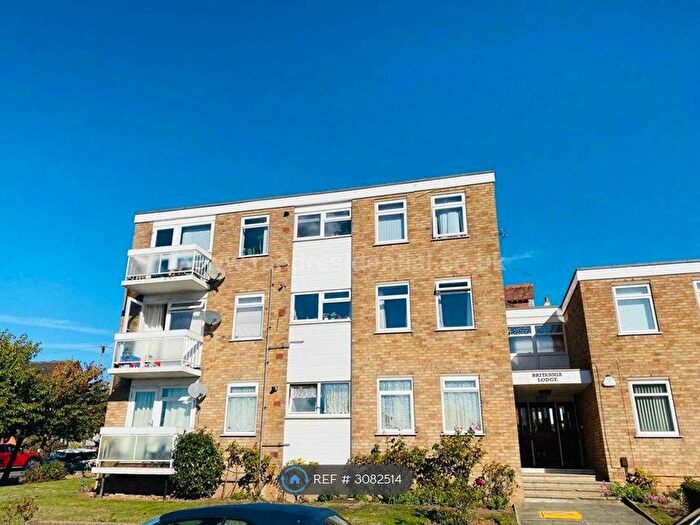 2 Bedroom Flat To Rent In Britannia Road, Westcliff-On-Sea, SS0
