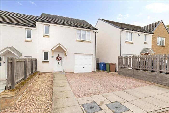 3 Bedroom Semi-Detached House For Sale In Whitehouse Court, Gorebridge, EH23