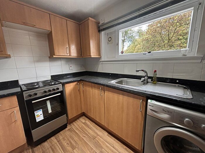 1 Bedroom Flat To Rent In Clifden Blue Court, Dundee, DD4