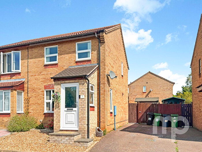 2 Bedroom Semi-Detached House For Sale In Sawmill Close, Wymondham, NR18