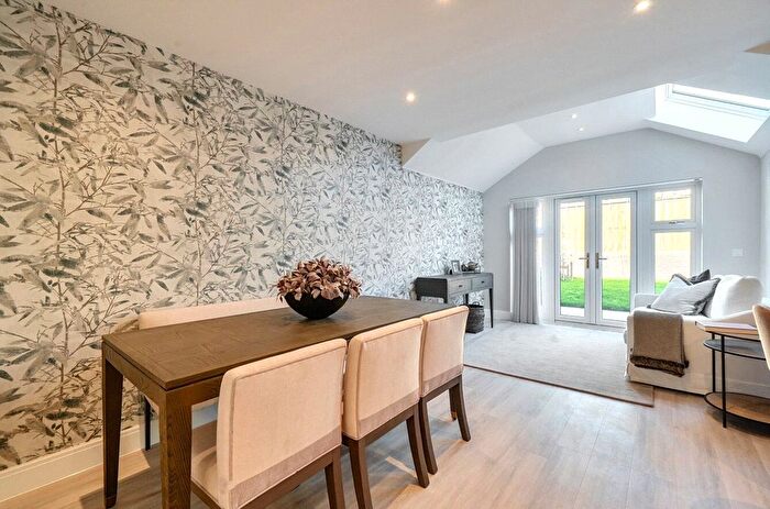 4 Bedroom Detached House For Sale In Waxwing Drive, Finchwood Park, Wokingham, Berkshire, RG40