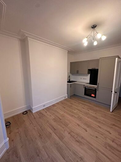 2 Bedroom Flat To Rent In Holburn Street, Aberdeen, AB10