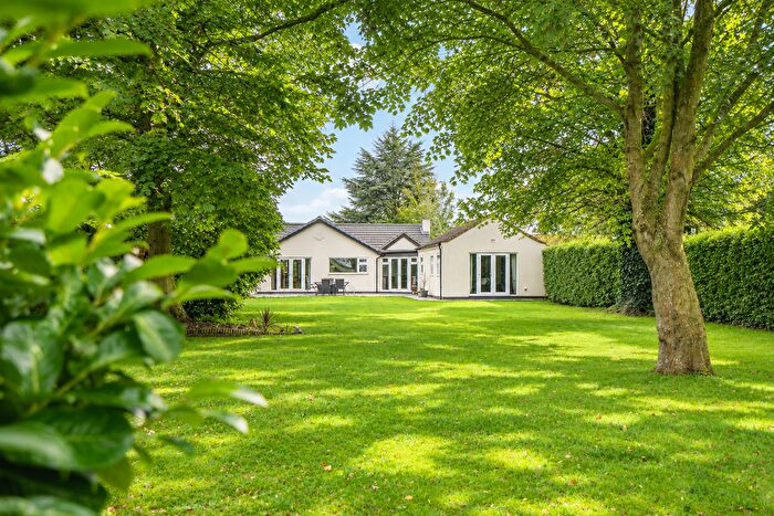 5 Bedroom Detached House For Sale In Common Lane, Warthill, York, YO19