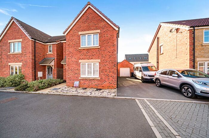 3 Bedroom Semi-Detached House For Sale In Wincombe Road, Coate, Swindon, SN3