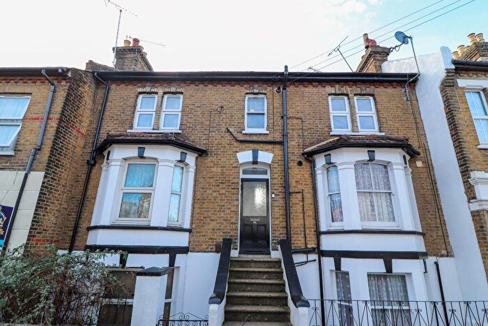1 Bedroom Apartment To Rent In Queens Road, Southend-On-Sea, SS1