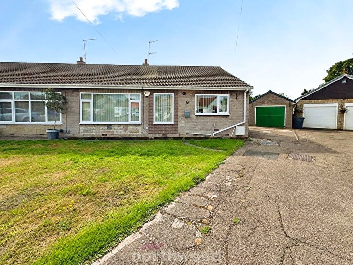 3 Bedroom Semi-Detached Bungalow For Sale In Park Crescent, Thorne, Doncaster, DN8