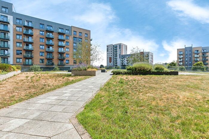 2 Bedroom Flat For Sale In Ocean Drive, Gillingham, Kent, ME7
