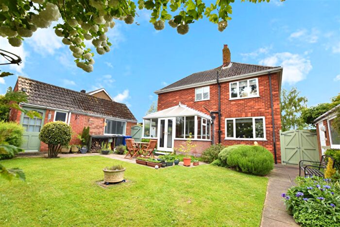 4 Bedroom Detached House For Sale In Butt Lane, Laceby, Grimsby, DN37