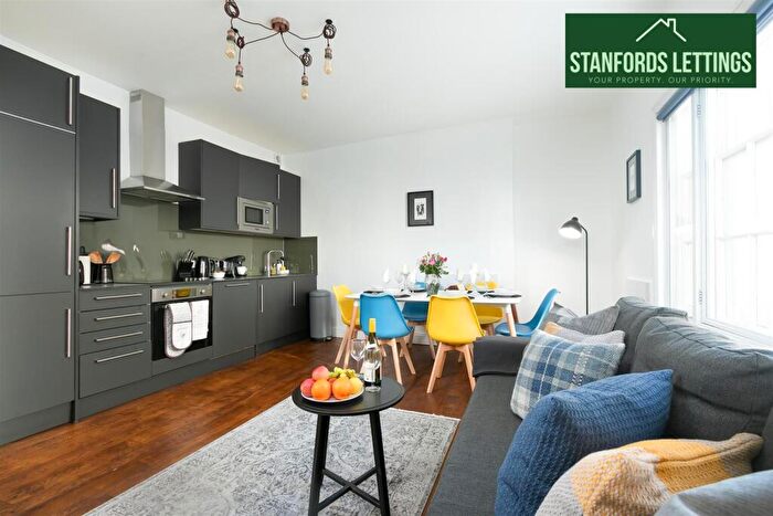 1 Bedroom Apartment To Rent In Flat, Donkey Mews, Hove, BN3