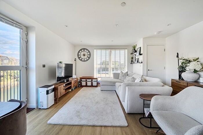 2 Bedroom Flat For Sale In Navigation Drive, Ware, East Herts, SG12