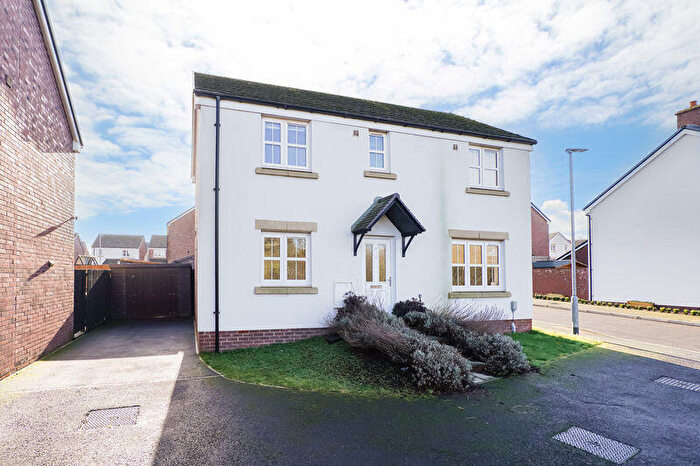 3 Bedroom Detached House For Sale In Primrose Avenue Clehonger, Hereford, HR2