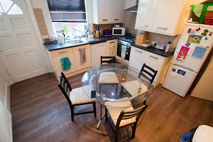 4 Bedroom Terraced House To Rent In Ash View, Headingley, Leeds, West Yorkshire, LS6