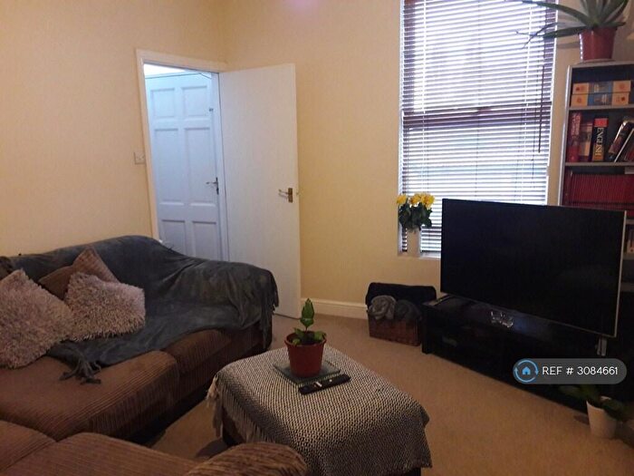 2 Bedroom Flat To Rent In West Street, Banbury, OX16