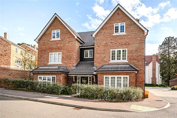 2 Bedroom Apartment For Sale In Merrileas Drive, Oxshott, Leatherhead, KT22