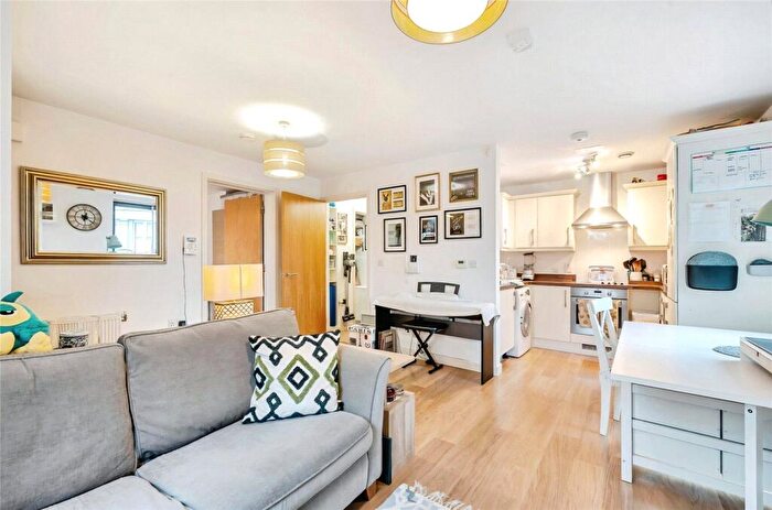 1 Bedroom Flat To Rent In Monson Road, London, SE14