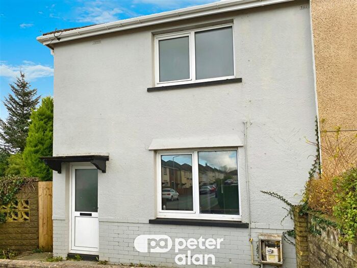 3 Bedroom House To Rent In Trenant, CF44