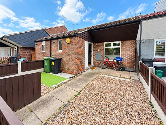 2 Bedroom Terraced House To Rent In Parkside, Basildon, Essex, SS13