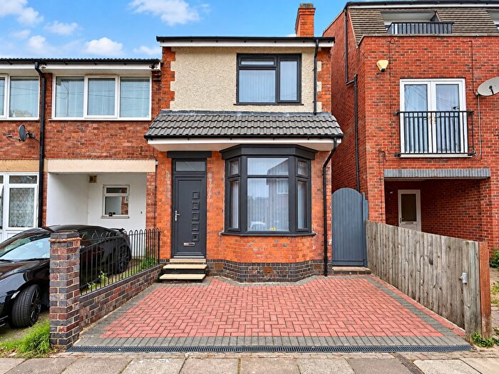 3 Bedroom Semi-Detached House For Sale In Queens Road, Clarendon Park, Leicester, LE2