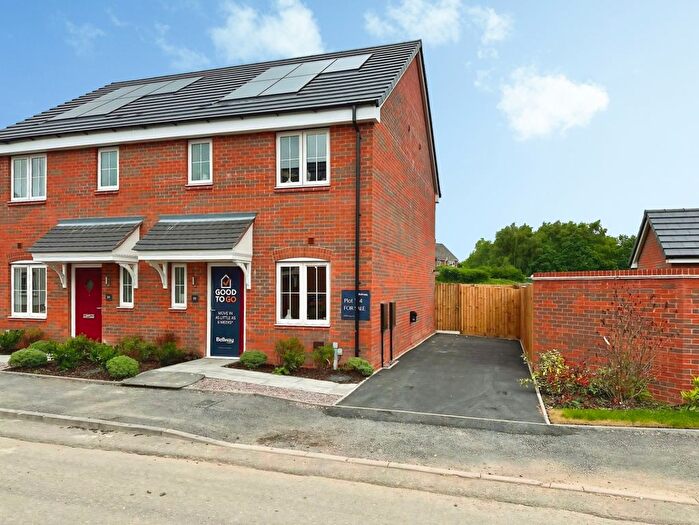 3 Bedroom Town House For Sale In The Crescent, Meir, Stoke On Trent, ST3