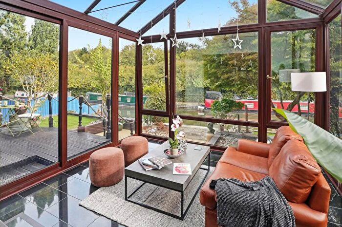 4 Bedroom Detached House For Sale In Simpson Road, Fenny Stratford, Milton Keynes, MK1