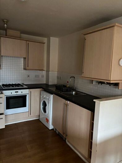 2 Bedroom Flat To Rent In Thackhall Street, Coventry, CV2
