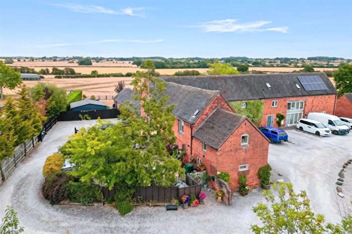 3 Bedroom Barn Conversion For Sale In Wigginton, Staffordshire, B79