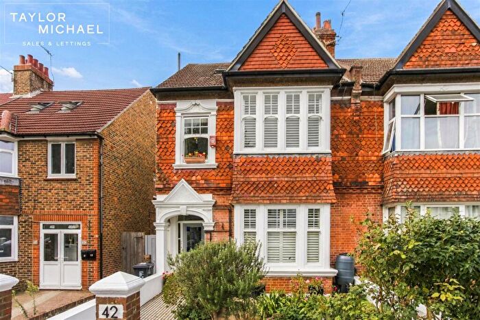 Studio To Rent In Rutland Gardens, Hove, BN3