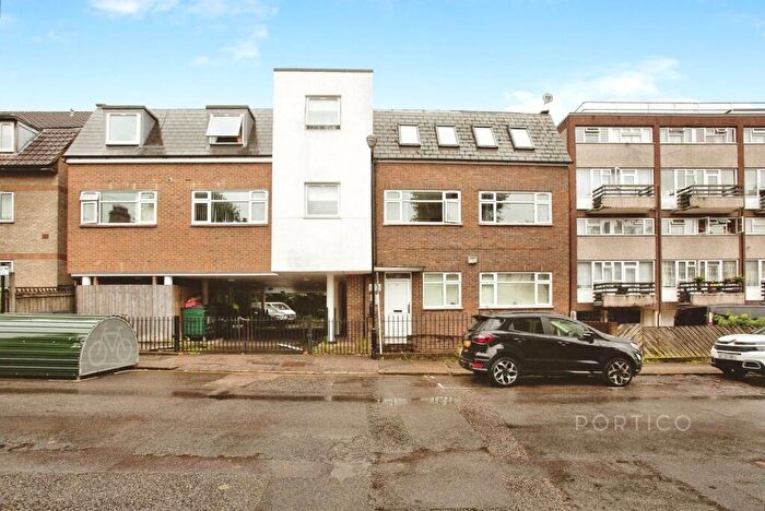 1 Bedroom Flat To Rent In Raglan Road, London, E17