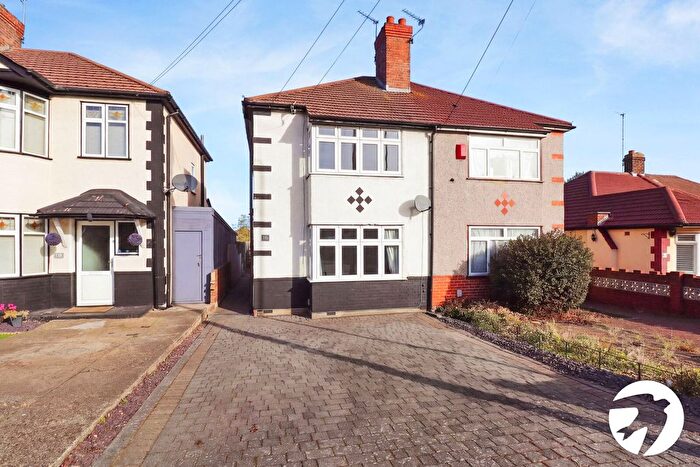 3 Bedroom Semi-Detached House For Sale In Parsonage Manorway, Belvedere, DA17